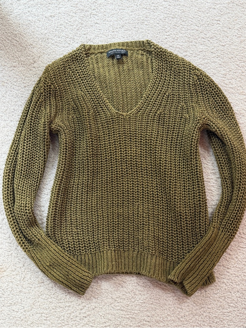 Banana Republic Olive Green V-Neck Knit Sweater XS size like new Linen
